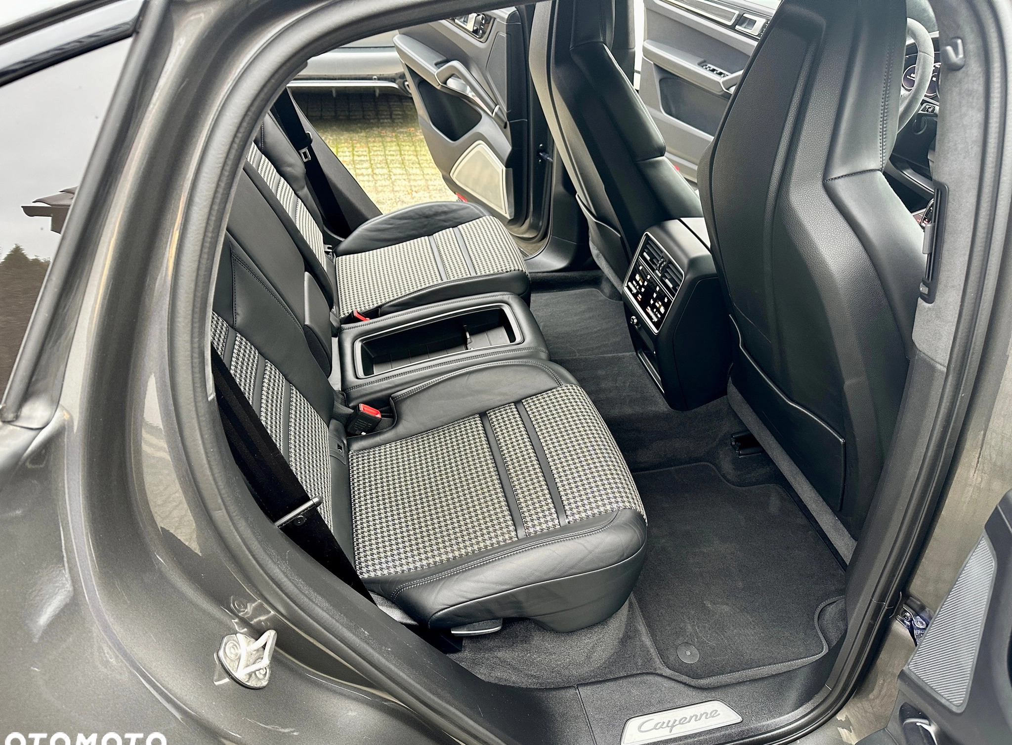 Porsche Cayenne cena 749000 przebieg: 34500, rok produkcji 2021 z Lubawa małe 781